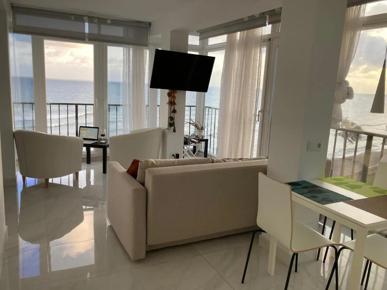 Spectacular Parnoramic Beachfront Sea View Studio Apartment Mijas
